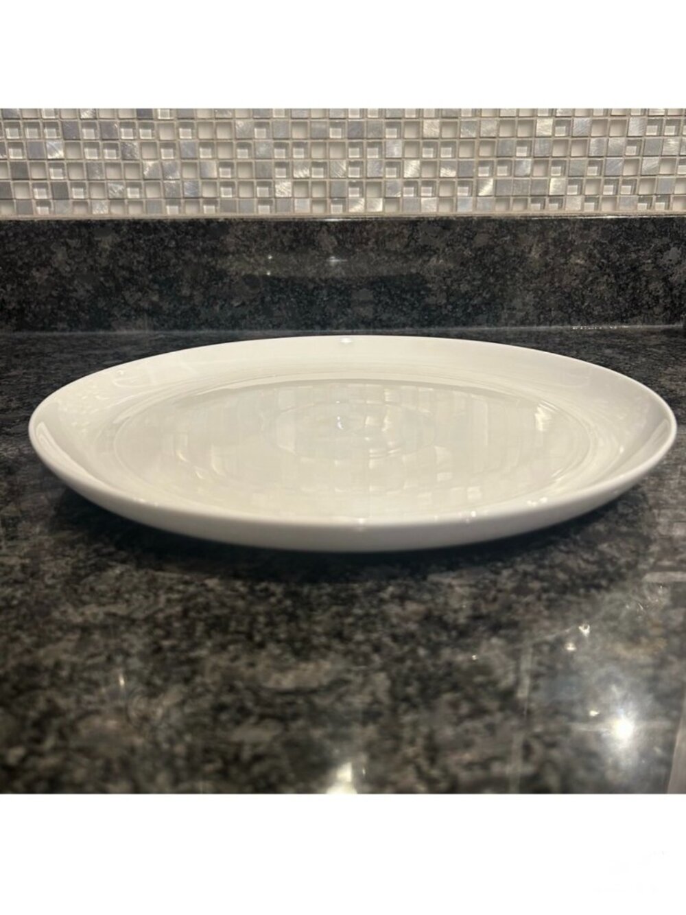 CRATE & BARREL Aaron Probyn Hue Large Platter Bright white Porcelain LIKE NEW